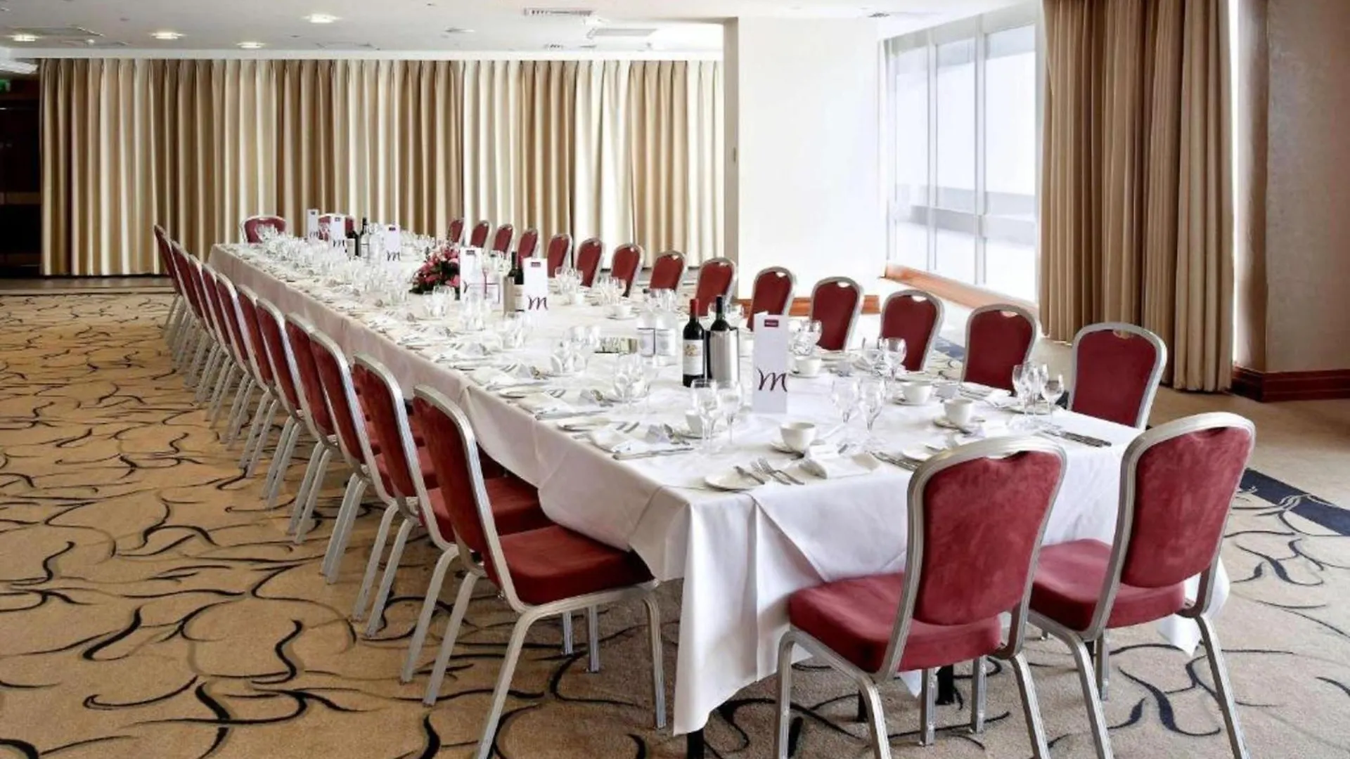 Sunday Cardiff Holland House & Spa Classic Double Hotel